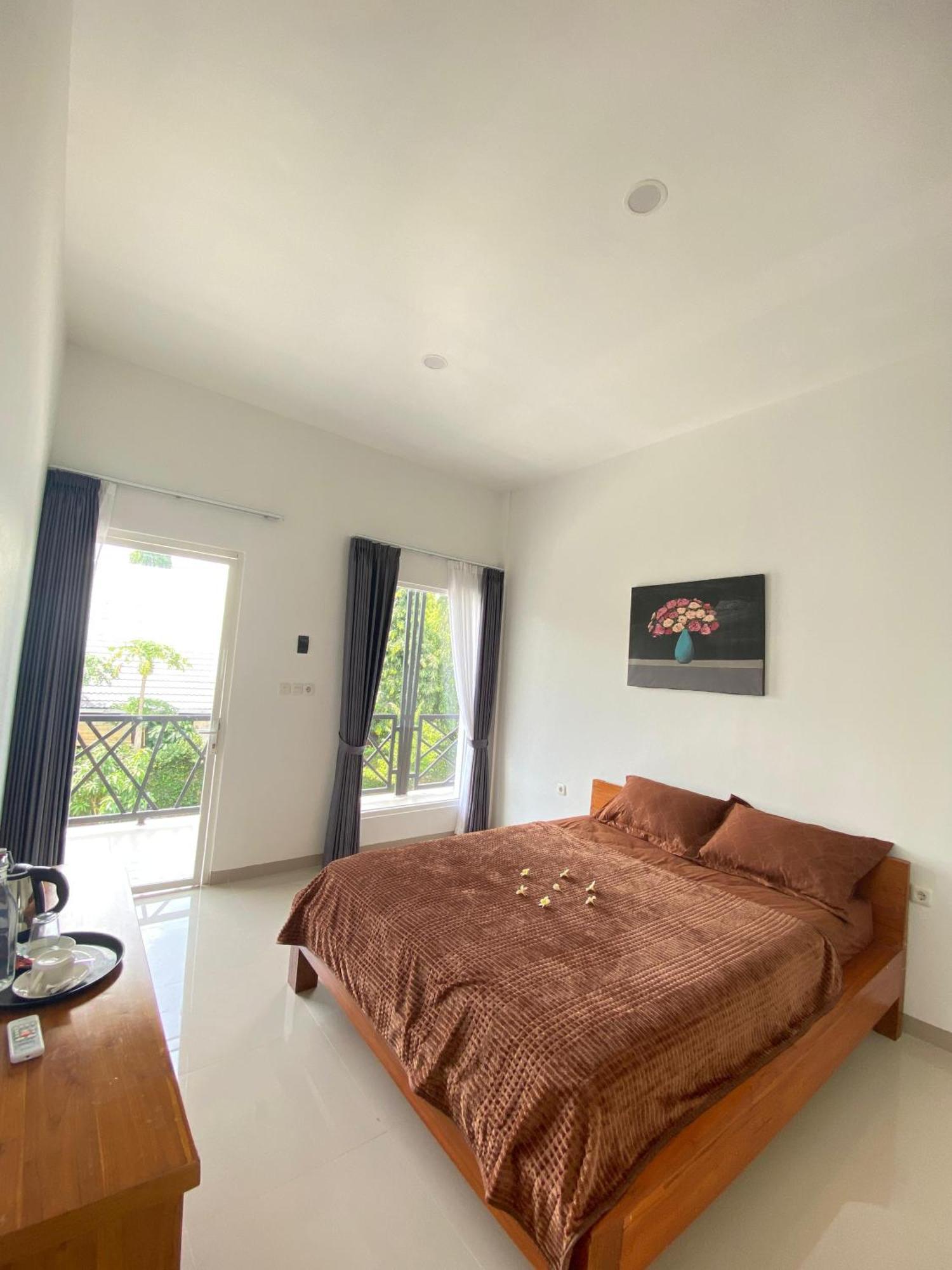 Zavana Rooms & Restaurant Tanjungkarang Exterior foto