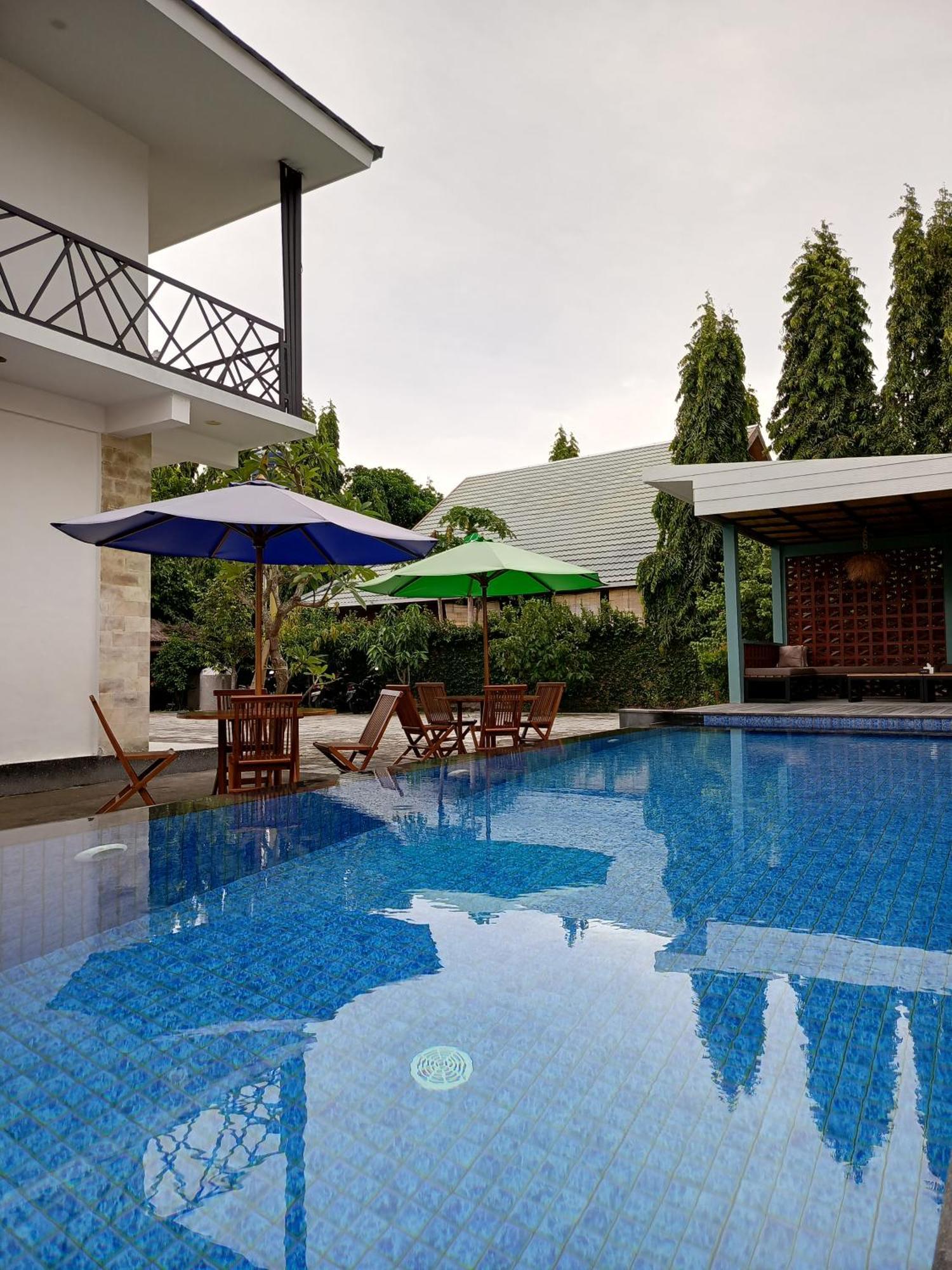 Zavana Rooms & Restaurant Tanjungkarang Exterior foto